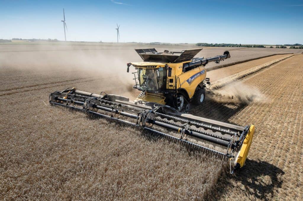New Holland and MacDon work together 3